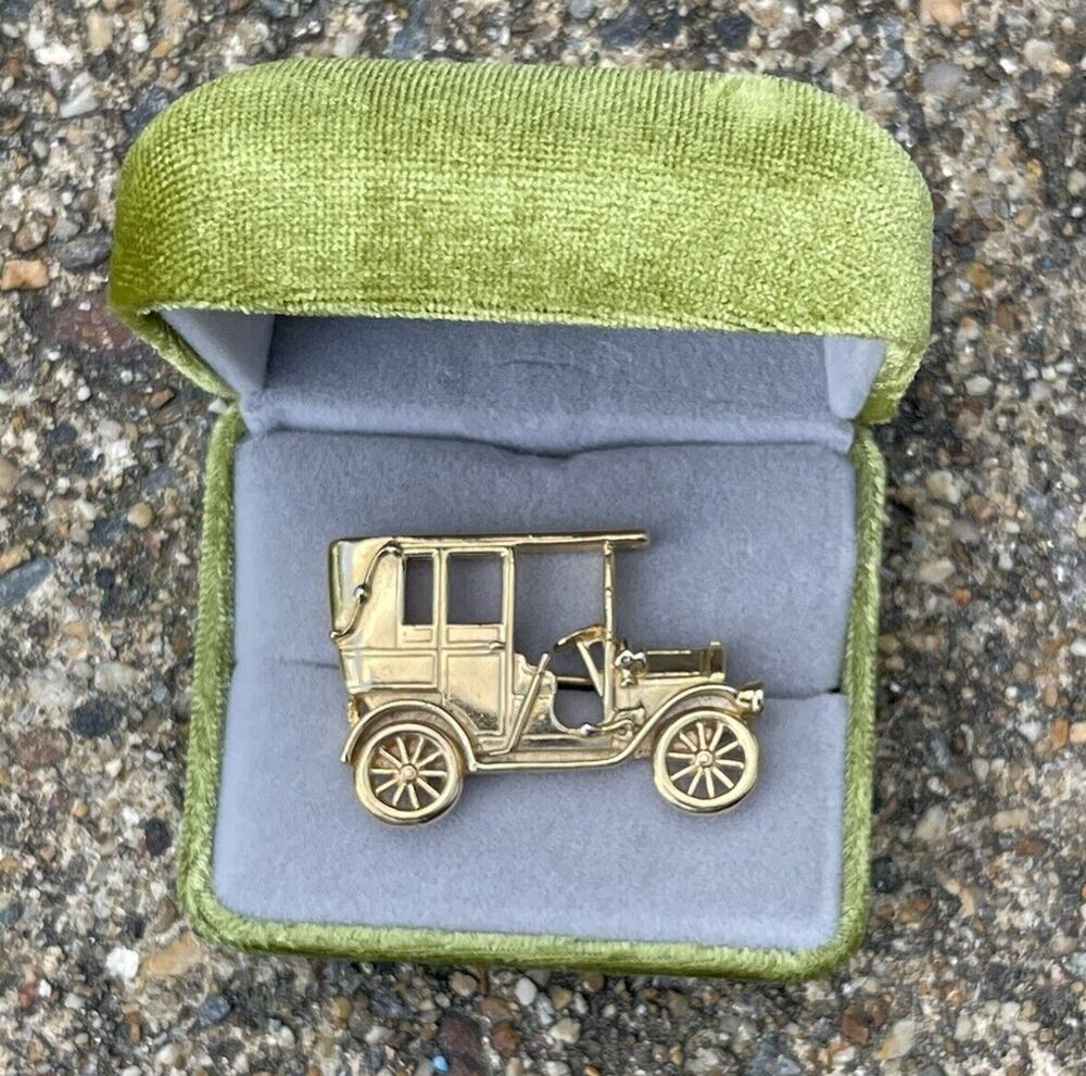Vintage Trifari Antique Car Rolls Royce Brooch Pin Signed Gold Tone Figural